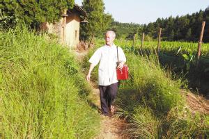 马玉花代表:筑牢乡村医疗"网底" 建立职业化乡村医生队伍